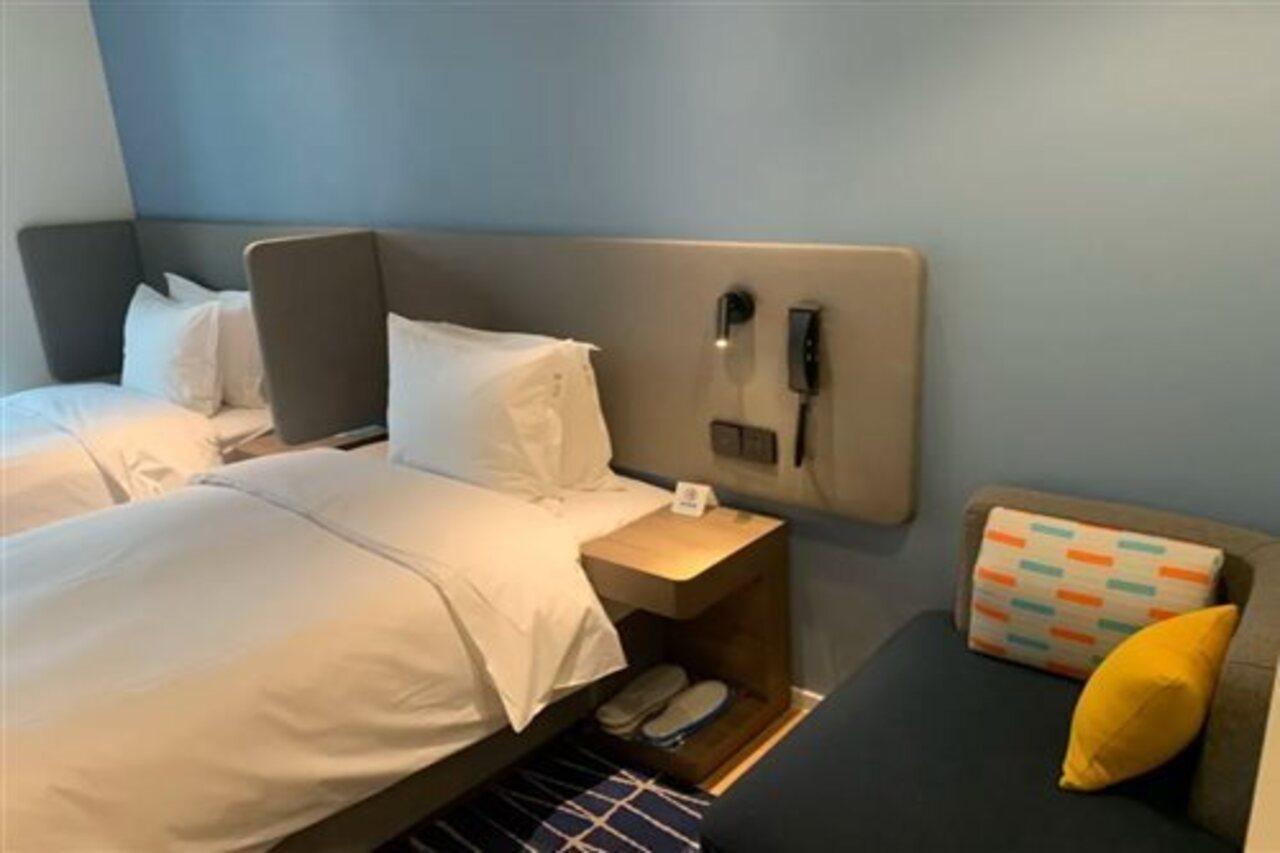 Holiday Inn Express Shanghai Baoyang By Ihg Exterior photo